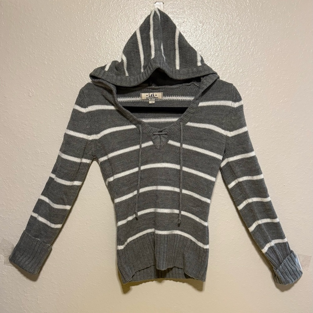 LEI Gray & White Striped Knit Hoodie Sweater | V-Neck Lace Up Pullover | Layer - Picture 2 of 4